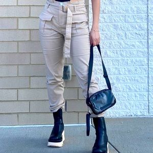 On sale!!! casual Beige pants with belt, size Medium